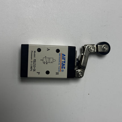 Airtac M3L210-06: Manual Valve. 3 Way - M3L21006