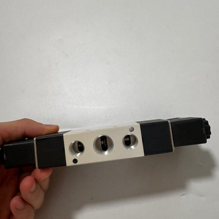 Airtac 4V320-10: Solenoid Air Valve - 4V32010C