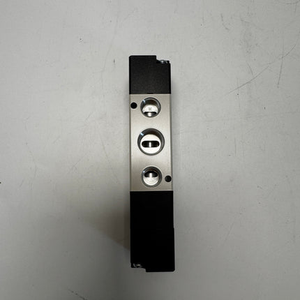 Airtac 4A230C-08: Air Pilot Valve. 5 Way - 4A230C08T