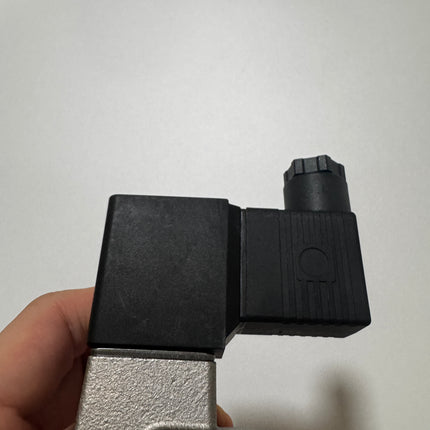 Airtac 2L150: 2 Way Solenoid Valve - 2L15015B