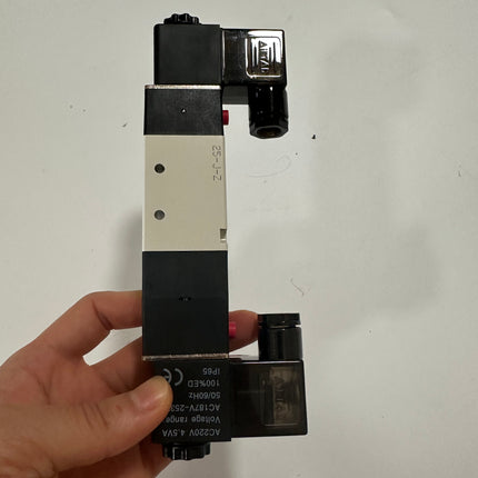 Airtac 4V230C-08: Solenoid Air Valve - 4V230C08AT