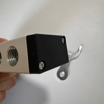 Airtac M5HS210-08: Manual Valve. 5 Way - M5HS21008B