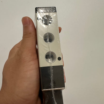 Airtac 4V310-08: Solenoid Air Valve - 4V31008C