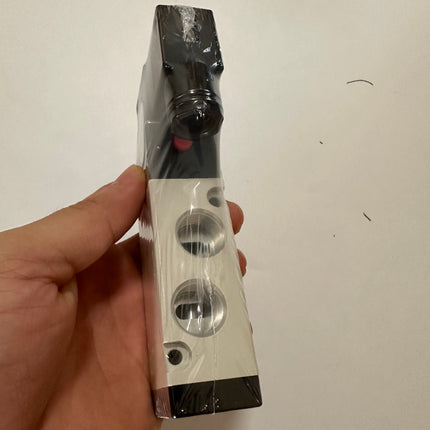 Airtac 4V310-10: Solenoid Air Valve - 4V31010B