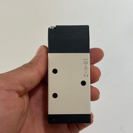 Airtac 4HA210-06: Hand Valve. Toggle Style - 4HA21006T