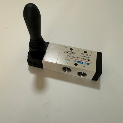 Airtac 4HA230C-08: Hand Valve. Toggle Style - 4HA230C08G
