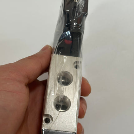 Airtac 4V310-08: Solenoid Air Valve - 4V31008CT