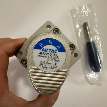 Airtac 4HV210-06: Hand Valve. Rotary Style - 4HV21006L