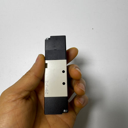 Airtac 4A130C-06: Air Pilot Valve. 5 Way - 4A130C06