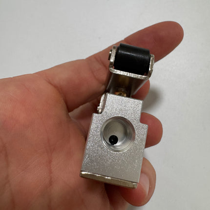 Airtac CM3R-06: Manual Valve. 3 Way - CM3R06