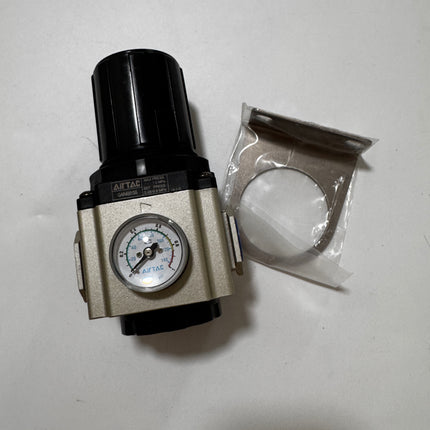 Airtac GAR400: Air Pressure Regulator - GAR40015S