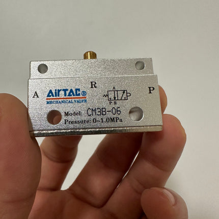 Airtac CM3B-06: Manual Valve. 3 Way - CM3B06