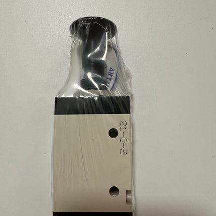 Airtac 3L210-08: Push Pull Valve. 3 Way - 3L21008