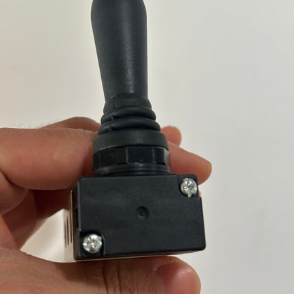 Airtac 4HA210-06: Hand Valve. Toggle Style - 4HA21006T