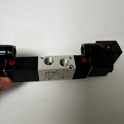 Airtac 4V230C-08: Solenoid Air Valve - 4V230C08BG-W