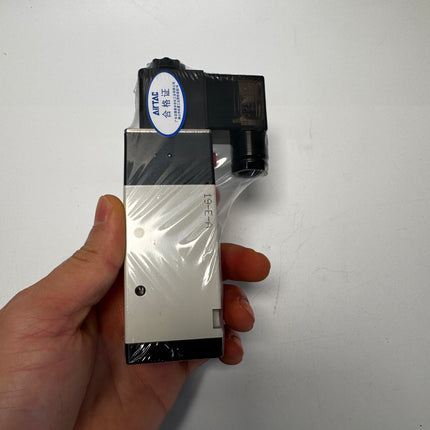 Airtac 4V310-08: Solenoid Air Valve - 4V31008BT