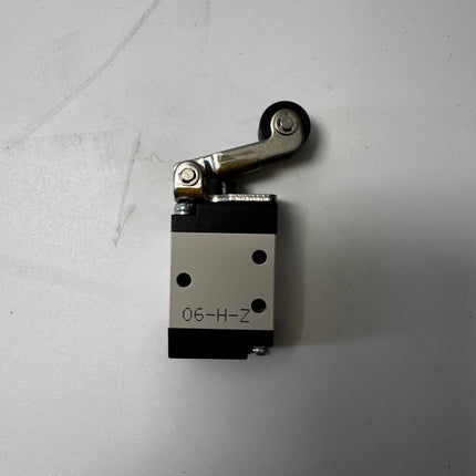 Airtac M3R-05: Manual Valve. 3 Way - M3R05
