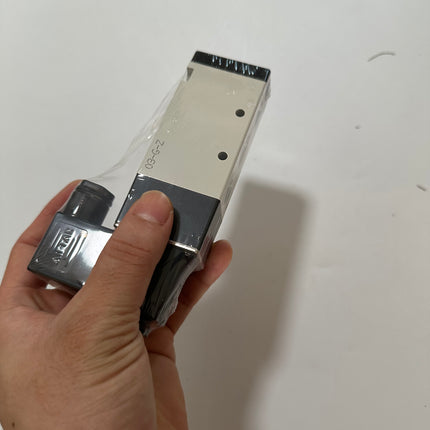 Airtac 4V310-10: Solenoid Air Valve - 4V31010B