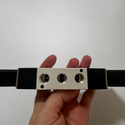 Airtac 4V320-08: Solenoid Air Valve - 4V32008B