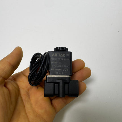 Airtac 2P0250-08: 2 Way Solenoid Valve. Plastic - 2P02508CIG