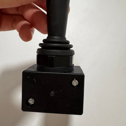 Airtac 4HA330C-08: Hand Valve. Toggle Style - 4HA330C08