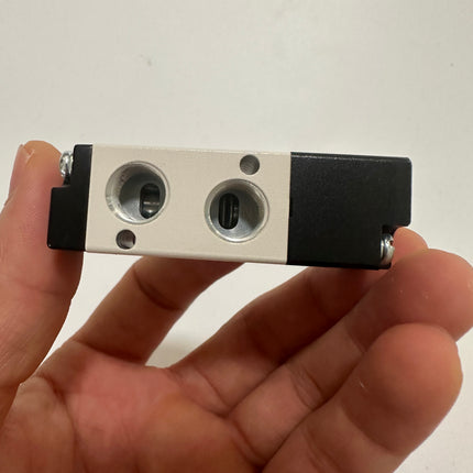 Airtac 3A110-06: Air Pilot Valve. 3 Way  - 3A11006NCT