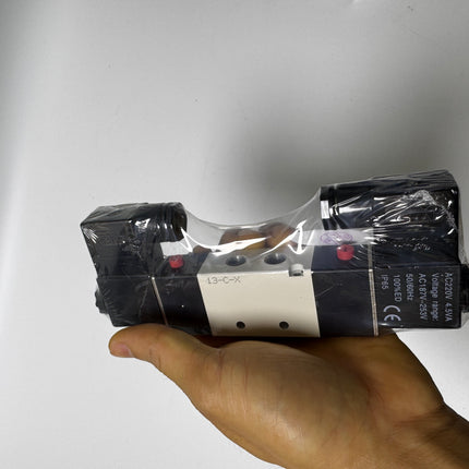 Airtac 4V220-06: Solenoid Air Valve - 4V22006A