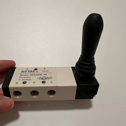Airtac 4HA230E-06: Hand Valve. Toggle Style - 4HA230E06G