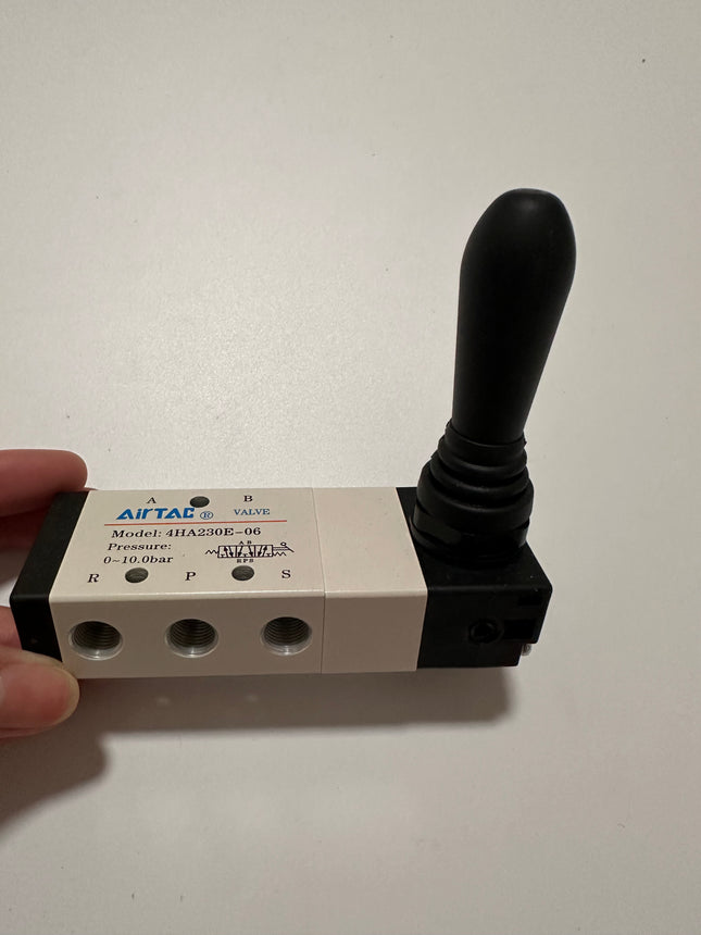 Airtac 4HA230E-06: Hand Valve. Toggle Style - 4HA230E06G
