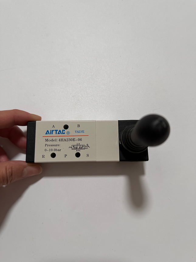Airtac 4HA230E-06: Hand Valve. Toggle Style - 4HA230E06G