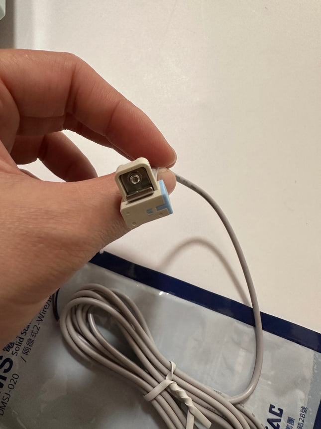 DMSE-020 DMSH-020 DMSG-020 DMSJ-020 Sensore interruttore magnetico a 2