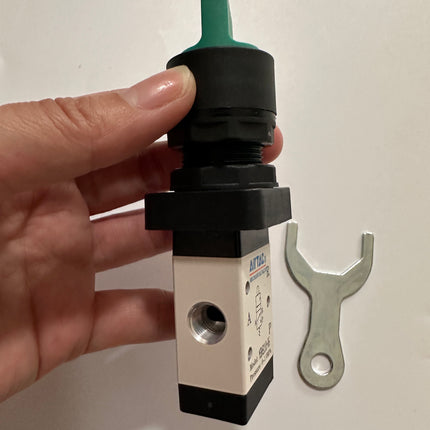 Airtac M3HS110-06: Manual Valve. 3 Way - M3HS11006G