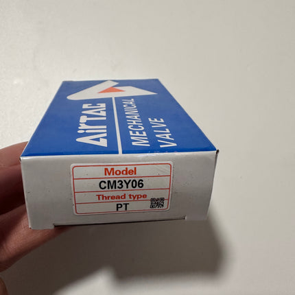 Airtac CM3Y-06: Manual Valve. 3 Way - CM3Y06