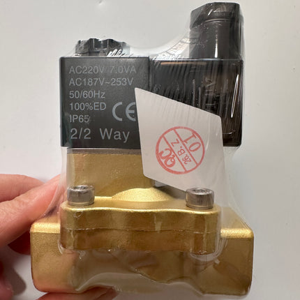 Airtac 2V130-15: 2 Way Solenoid Valve - 2V13015A