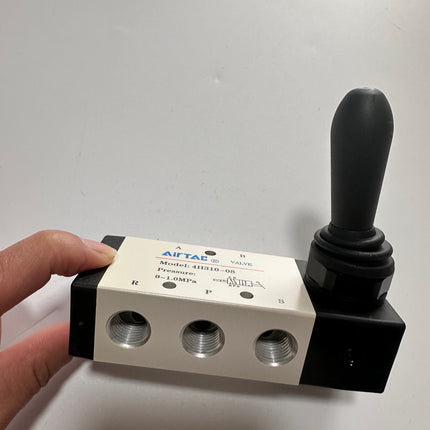 Airtac 4H310-08: Hand Valve. Toggle Style - 4H31008
