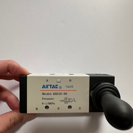 Airtac 4H310-08: Hand Valve. Toggle Style - 4H31008