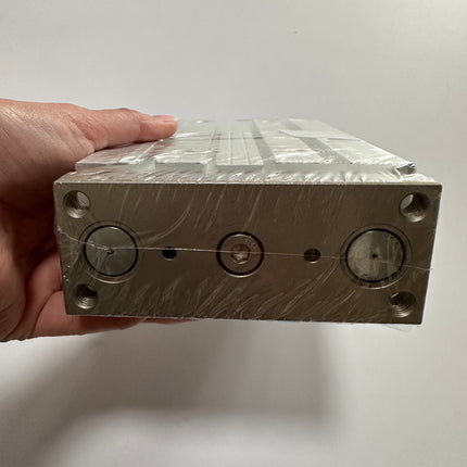 Airtac TCM: Triaxial Cylinder,Double Acting Type- TCM32X125SG