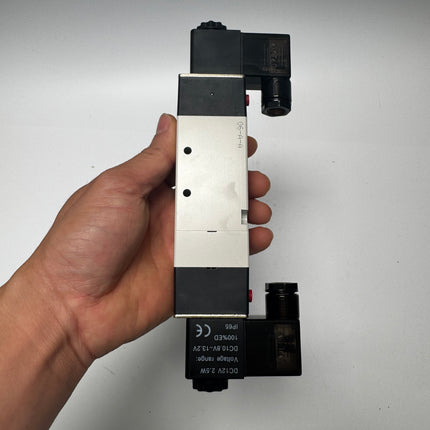 Airtac 4V330C-10: Solenoid Air Valve - 4V330C10F