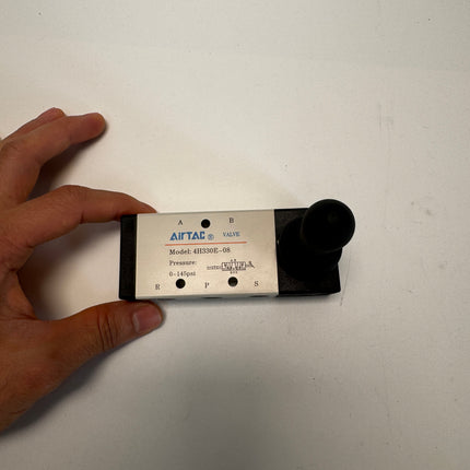 Airtac 4H330E-08: Hand Valve. Toggle Style - 4H330E08T