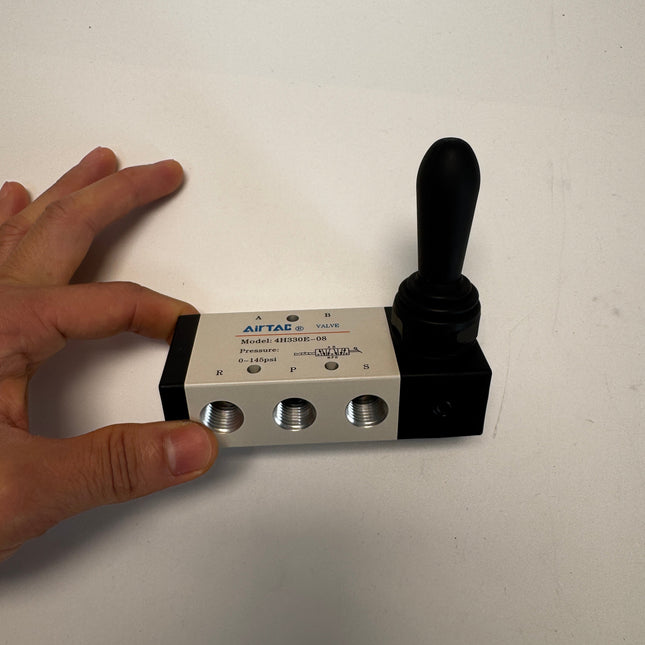 Airtac 4H330E-08: Hand Valve. Toggle Style - 4H330E08T