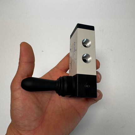 Airtac 4H330E-08: Hand Valve. Toggle Style - 4H330E08T