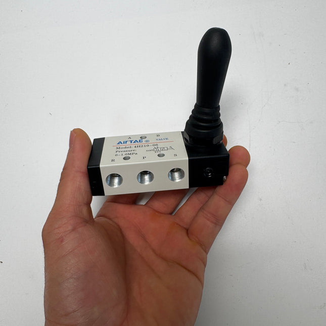 Airtac 4H210-06: Hand Valve. Toggle Style - 4H21006